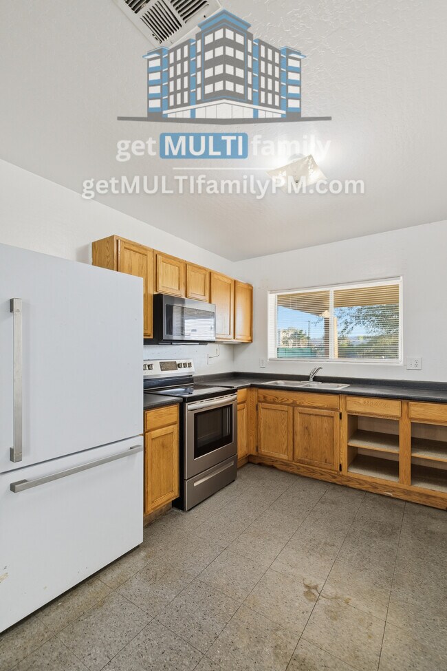 Building Photo - 1228 E Apache St