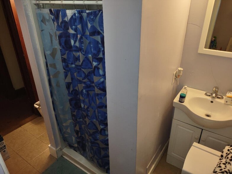 Building Photo - 33 Highland Ave