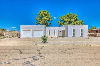 Building Photo - 14841 Kingston Rd