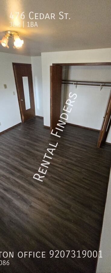 Building Photo - 476 Cedar St