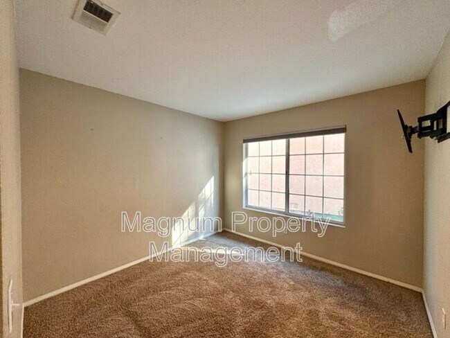 Building Photo - 40085 Temecky Way