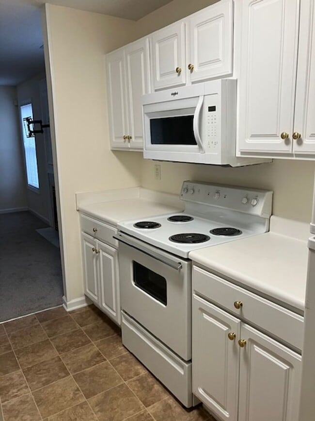 Building Photo - 802-H