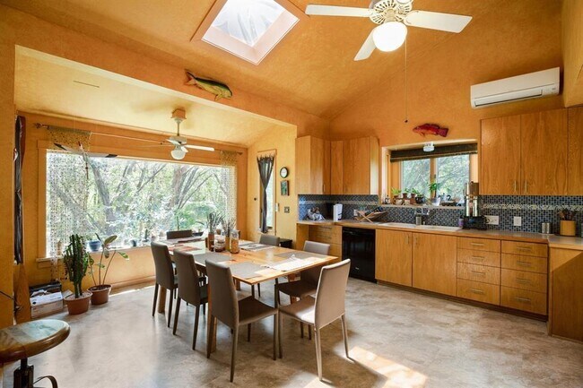 Building Photo - 5803 Rittenhouse Shore Dr