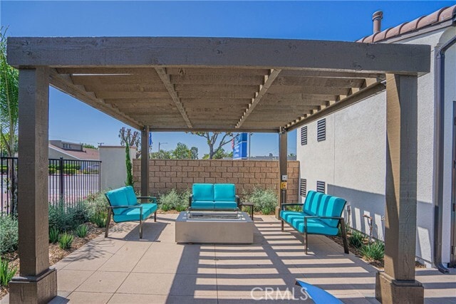 Building Photo - 2317 W Broadway