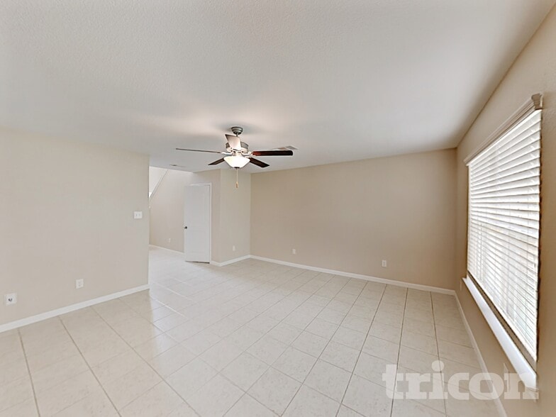 Building Photo - 512 Red Dusk Paint Dr