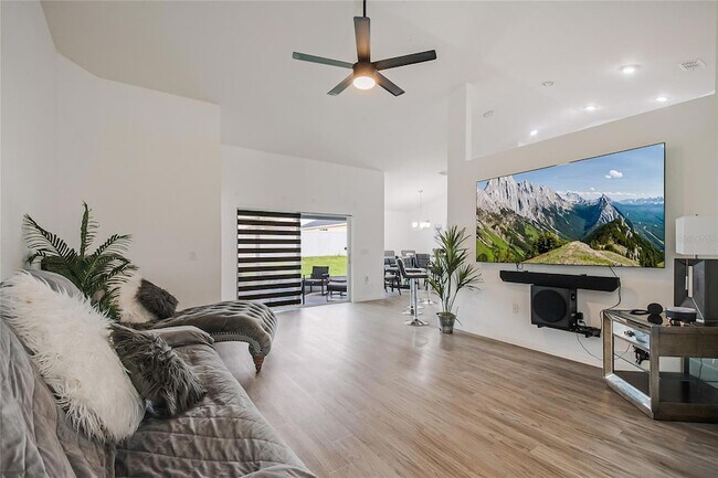 Building Photo - 520 Pheasant Dr