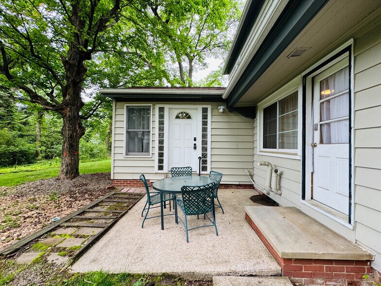 Building Photo - 15681 Wyatt Rd