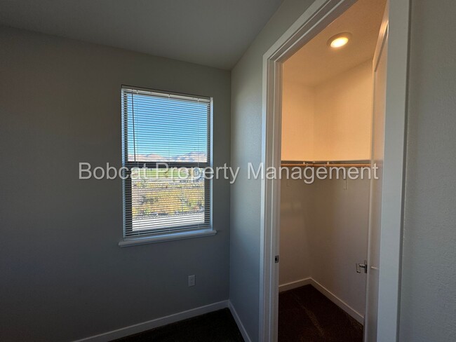 Building Photo - New Ryder Home Tons of Upgrades