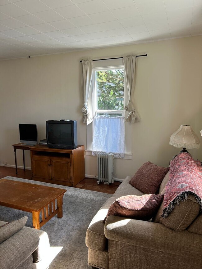 Building Photo - Charming 4-Bedroom Home Near Cal Poly Humb...