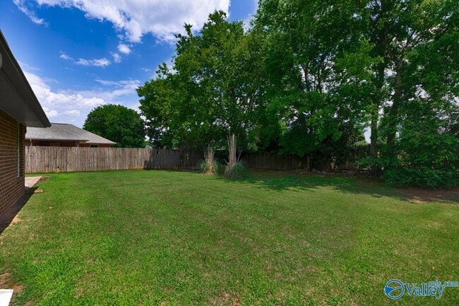 Building Photo - 5015 Montauk Trail SE