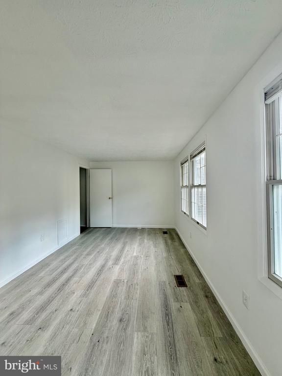 Building Photo - 1234 Elm Grove Cir