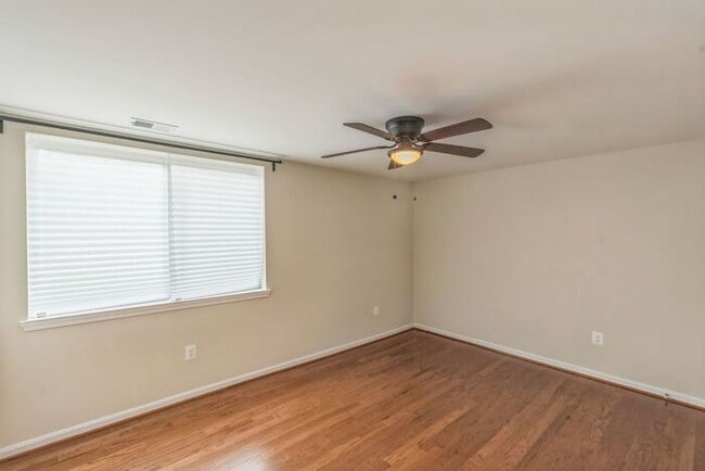 Building Photo - 3309 Huntley Sq Dr