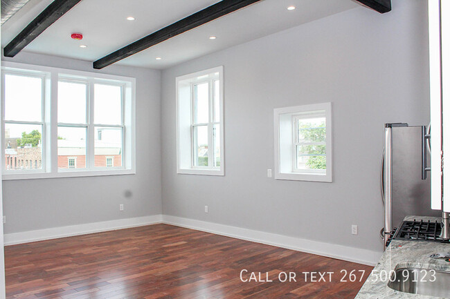 Building Photo - 1025 E Montgomery Ave