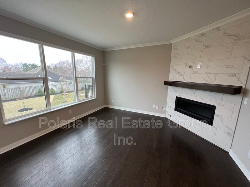 Building Photo - 635 Golborne St