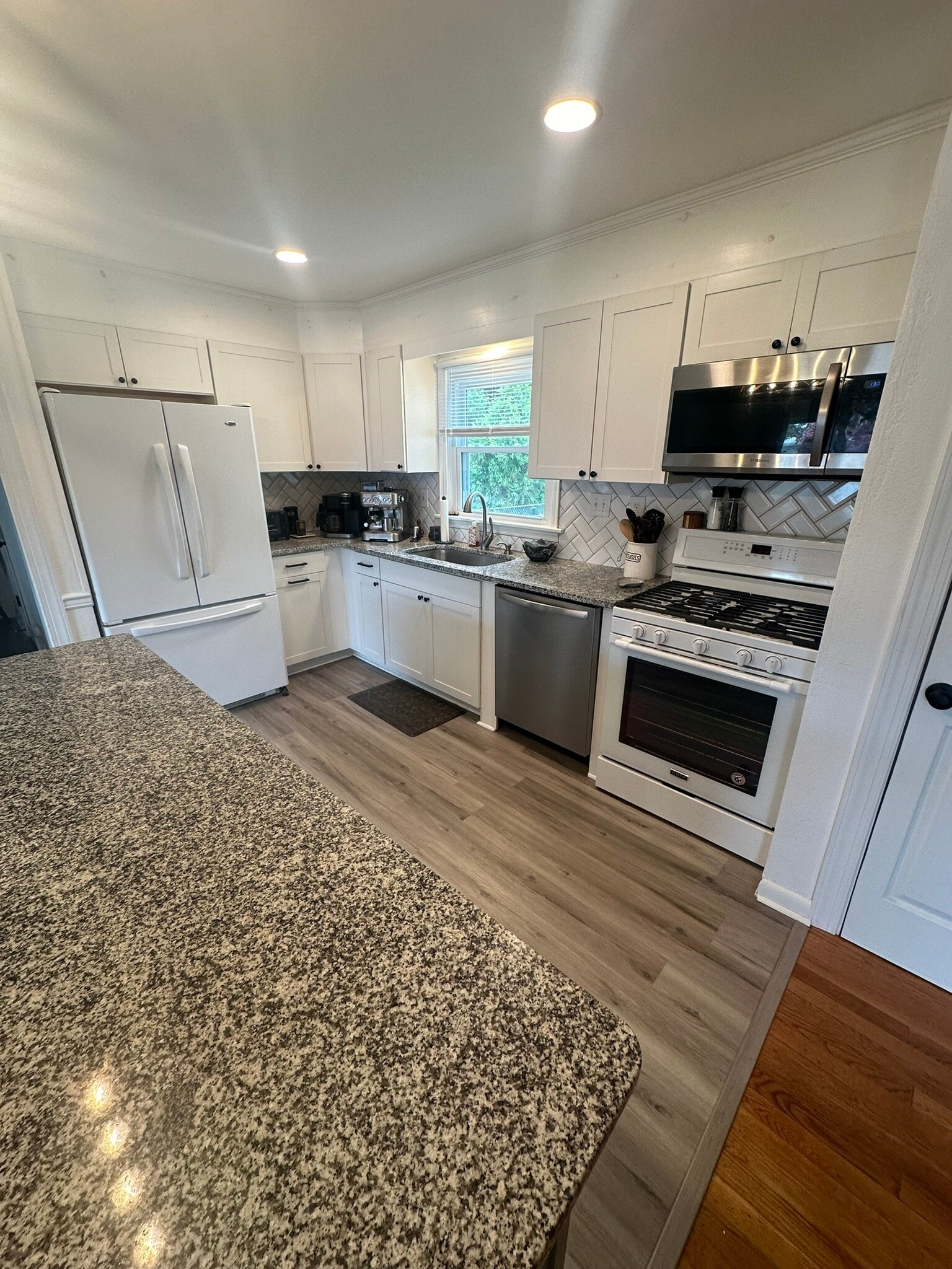 Building Photo - 1873 Brookwood Rd