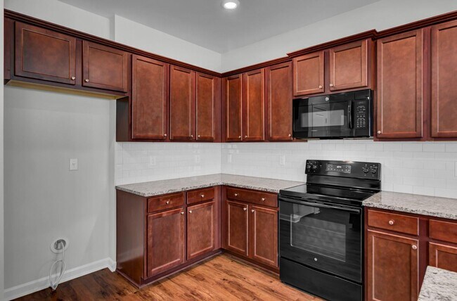 Building Photo - 131 Lakestone Rd