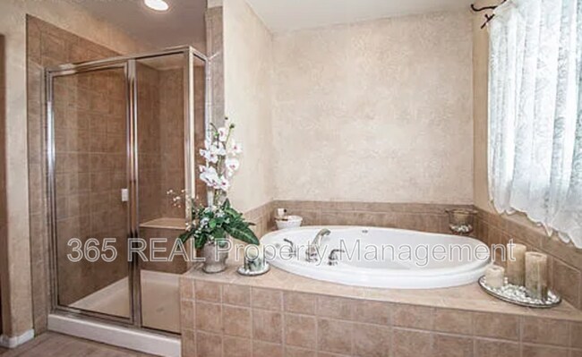 Building Photo - 3371 New Castle Dr