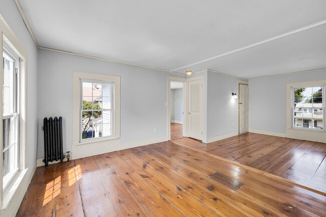 Building Photo - 1070 Enfield St