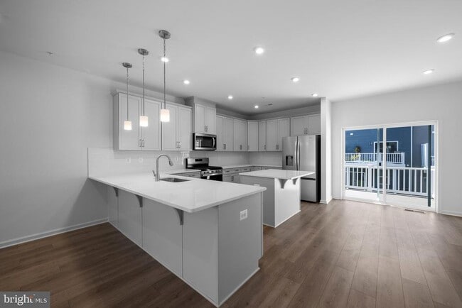 Building Photo - 8263 Longford Rd