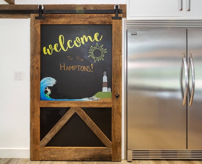 Building Photo - 91 Pantigo Rd