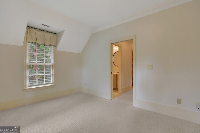 Building Photo - 9043 Selborne Ln