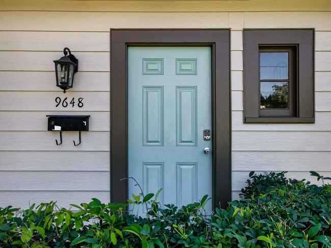 Building Photo - 9648 N Central St