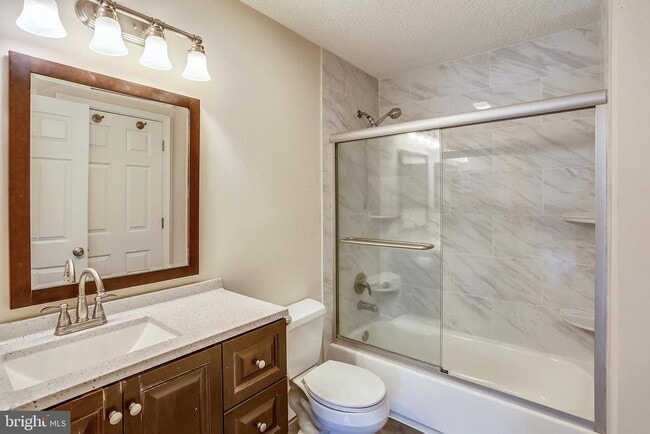 Building Photo - 12103 Greenway Ct