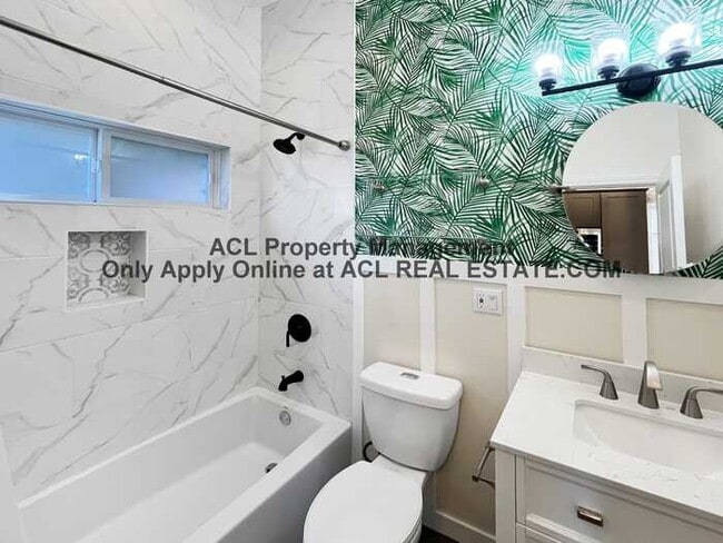 Building Photo - Beautiful, Modern and Affordable Studio Home For Rent