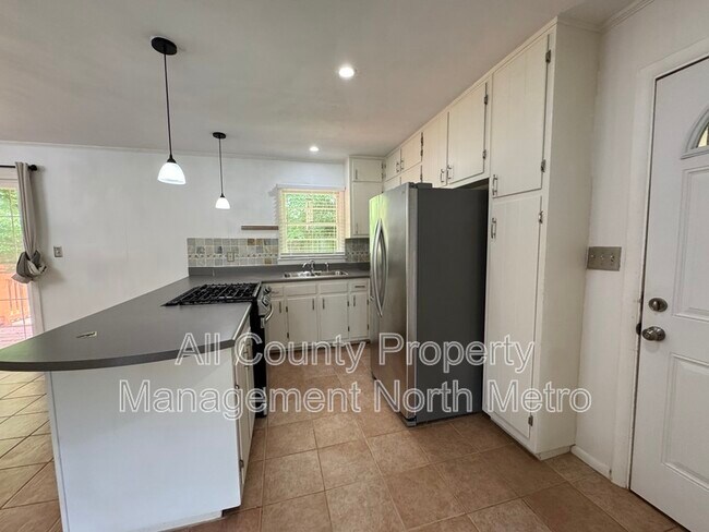 Building Photo - 4098 Idlevale Dr