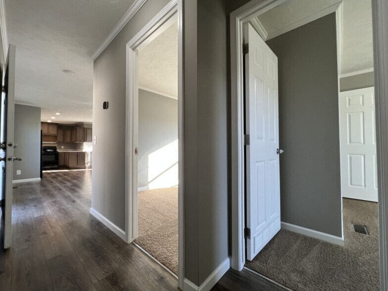 Building Photo - 273 Jordanshire Cir