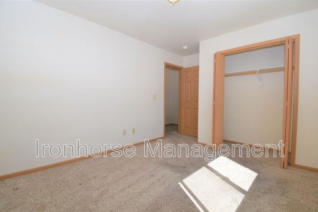 Building Photo - 2411 Wheeler Dr