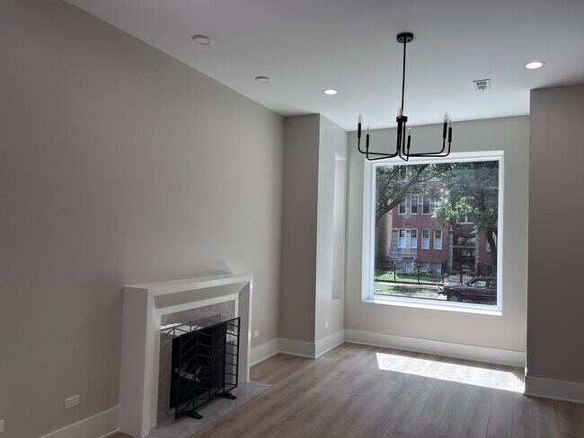 Building Photo - 1408 W Cuyler Ave