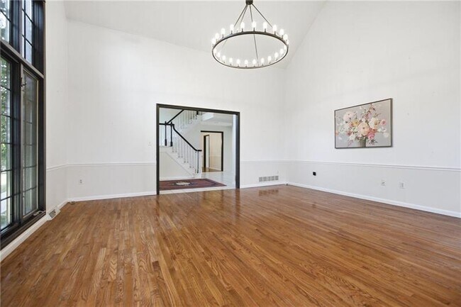 Building Photo - 2501 Birchwood Ct