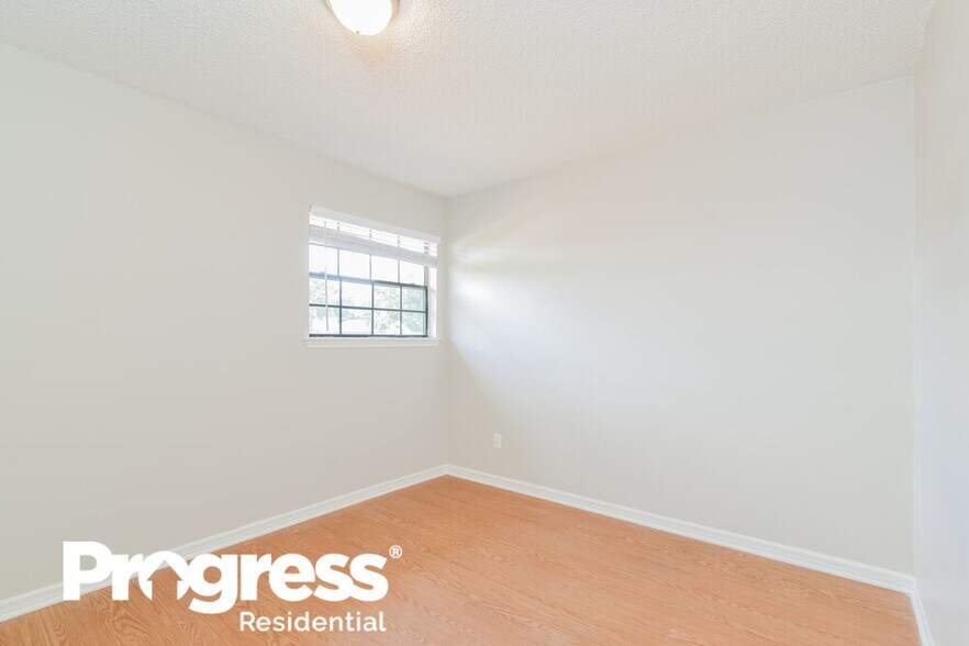 Building Photo - 3488 Exeter Ct