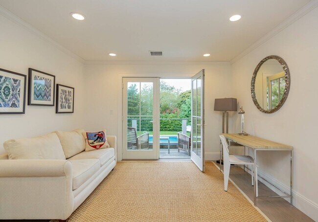 Building Photo - 23 Gansett Ln