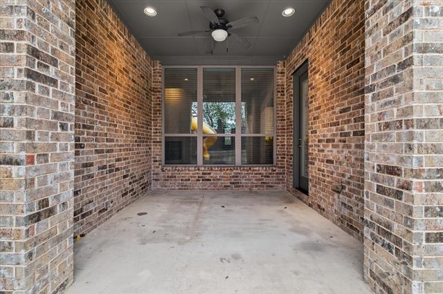 Building Photo - 452 Balmora Way