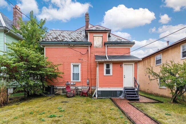 Building Photo - 2027 N 4th St