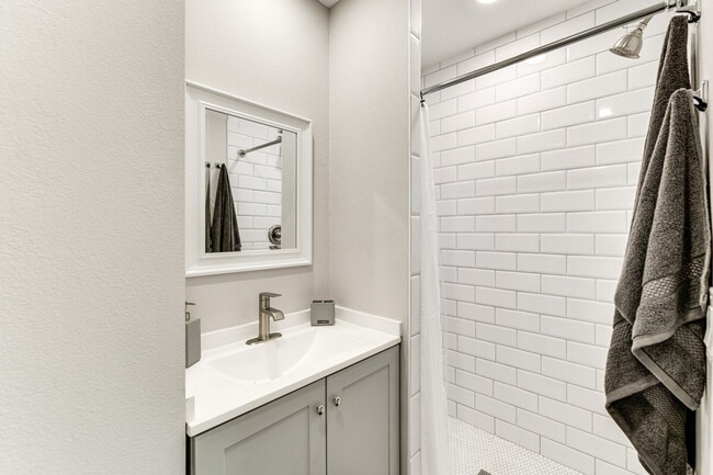 Building Photo - 2473 Yorkshire Dr