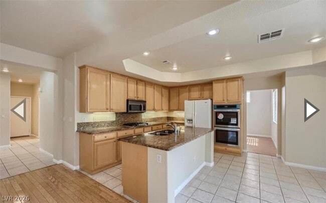Building Photo - 10677 Sapphire Vista Ave