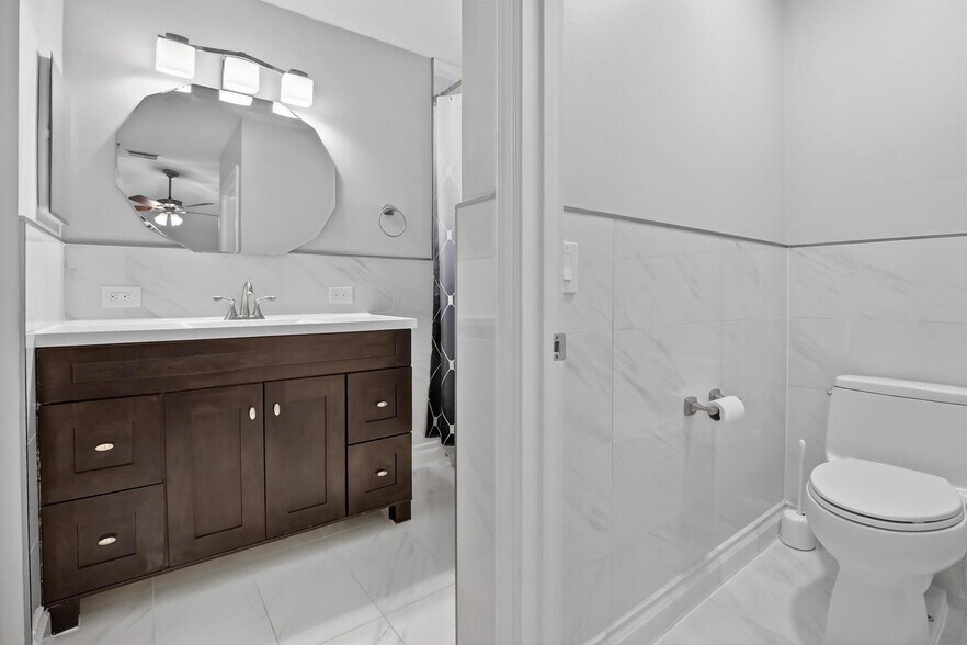 Building Photo - 7524 NW 1st Pl