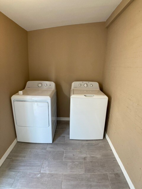 Building Photo - 4523 Parrish St