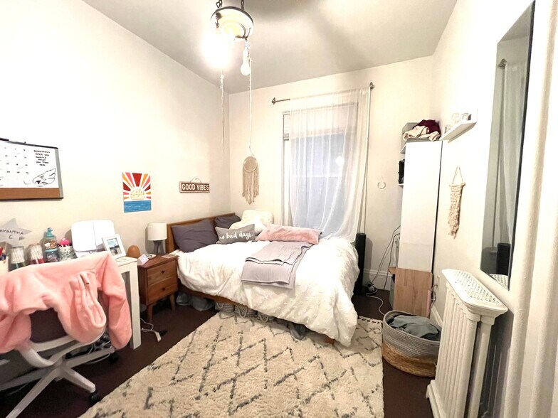 Building Photo - 73 Westland Ave