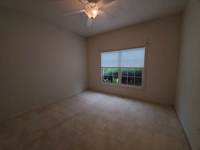 Building Photo - Beautiful Home in Saint James Woods