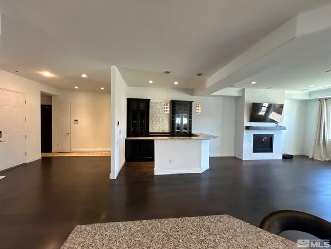 Building Photo - 2070 Blue Boy Ln