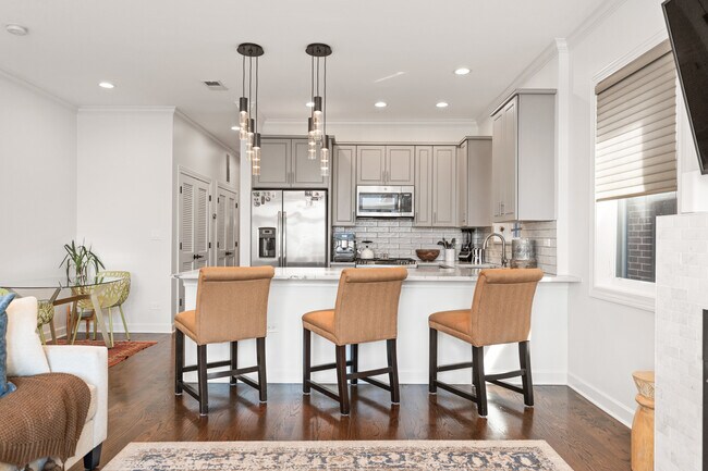 Building Photo - 840 W Erie St