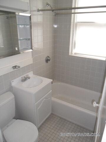 Building Photo - 143 Park Dr