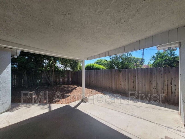 Building Photo - 7034 Cromwell Way