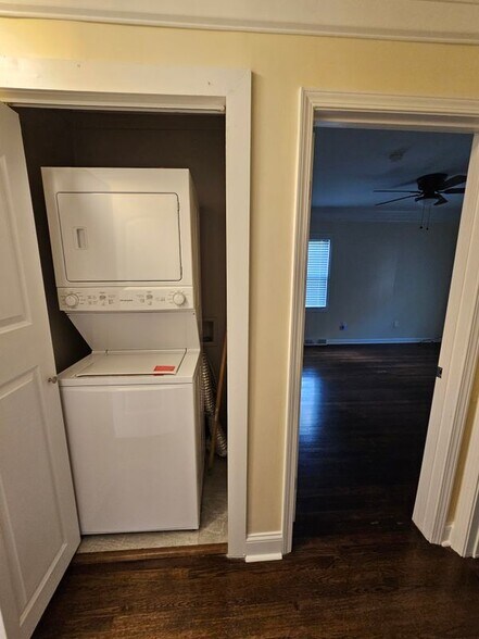 Building Photo - 276 Frasier St SE