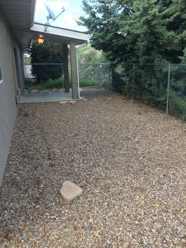 Building Photo - 9751 E Magma Dr