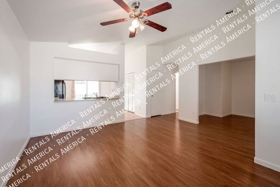 Building Photo - 1745 E Cheyenne St